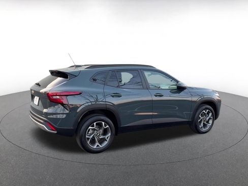 Used 2025 Chevrolet Trax LT w/ LT Convenience Package image 15