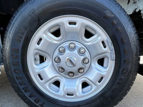 Used 2020 Nissan NV 2500 SV image 13