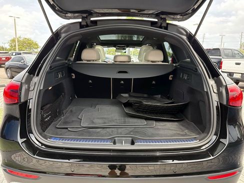 Used 2025 Mercedes-Benz GLC 300 image 10