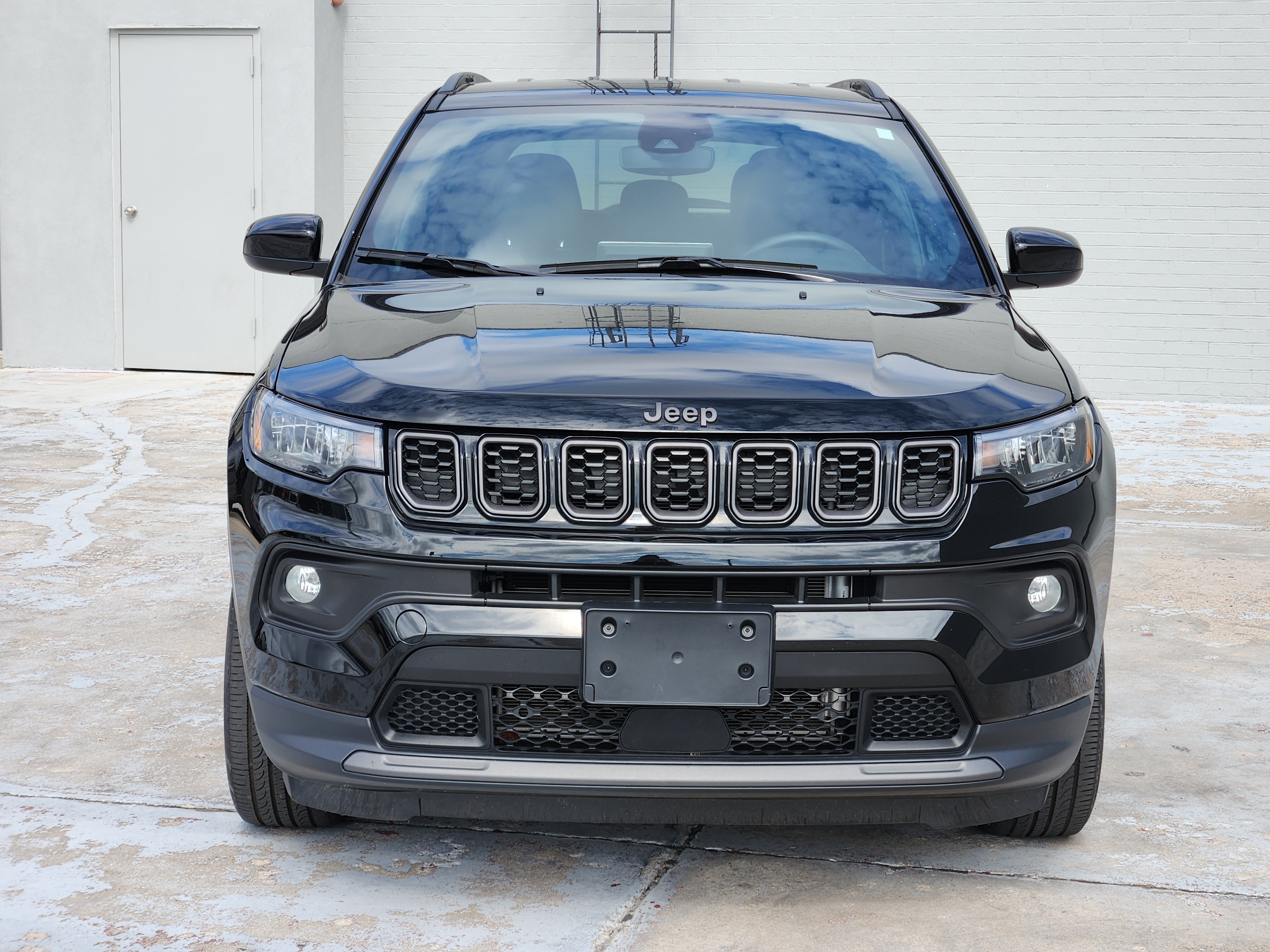 Used 2026 Jeep Compass Latitude AWD/4WD image 3