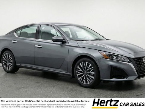 Used 2025 Nissan Altima 2.5 SV FWD image 1