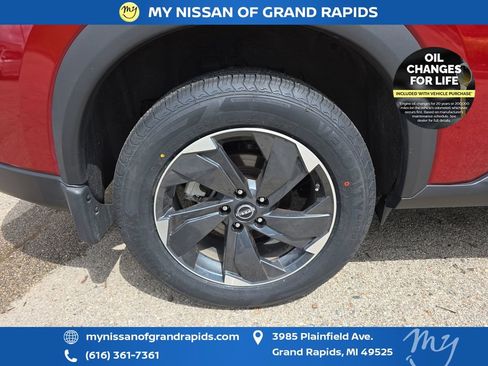 Used 2024 Nissan Rogue SV w/ SV Premium Package AWD/4WD image 34