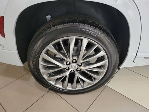 New 2026 Buick Enclave Avenir w/ Super Cruise Package image 7