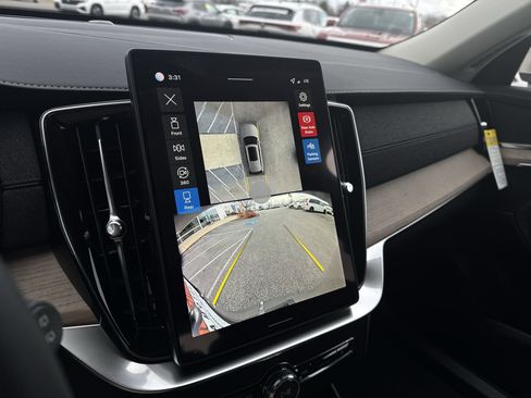 New 2026 Volvo XC90 B6 Plus w/ Protection Package Premier image 15