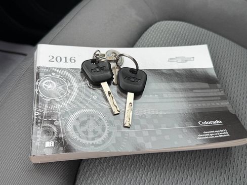 Used 2016 Chevrolet Colorado W/T RWD image 18