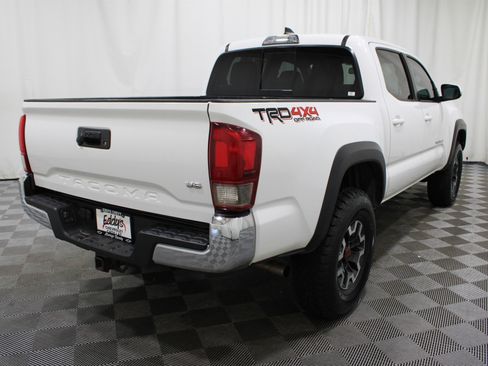 Used 2019 Toyota Tacoma TRD Off-Road image 30