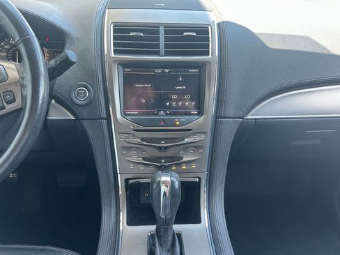 Used 2012 Lincoln MKX AWD image 17