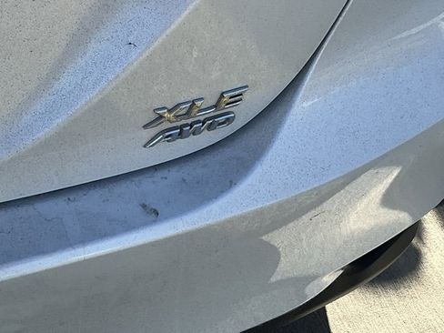 Used 2022 Toyota Camry XLE image 8