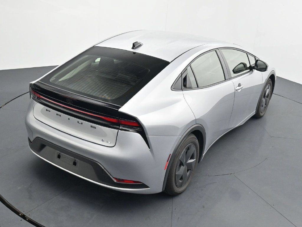 Used 2026 Toyota Prius LE FWD image 15