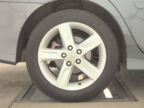 Used 2013 Toyota Camry SE FWD image 11