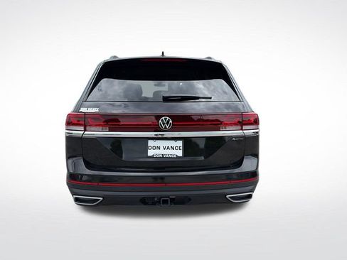 Used 2025 Volkswagen Atlas SE AWD/4WD image 4