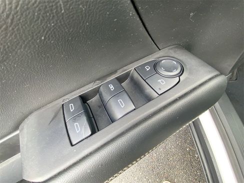 Used 2025 GMC Terrain Elevation image 22