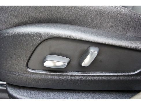 New 2025 Cadillac XT5 Luxury image 22