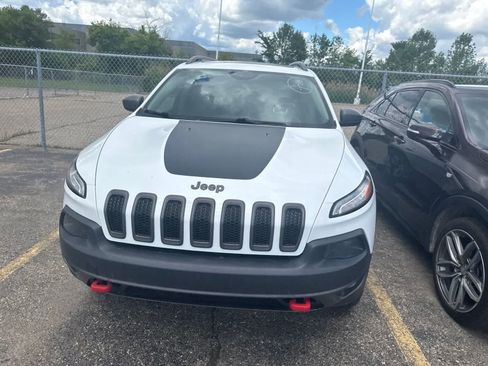 Used 2016 Jeep Cherokee Trailhawk w/ Cold Weather Group AWD/4WD image 23