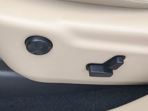 Used 2020 Jeep Grand Cherokee Limited w/ Luxury Group II image 20