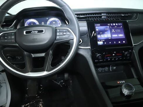 Used 2023 Jeep Grand Cherokee Altitude AWD/4WD image 28