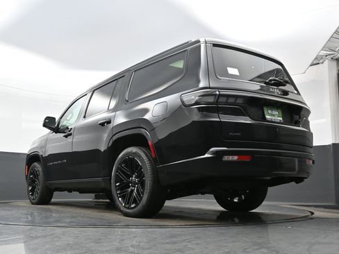 New 2026 Jeep Grand Wagoneer Limited image 14