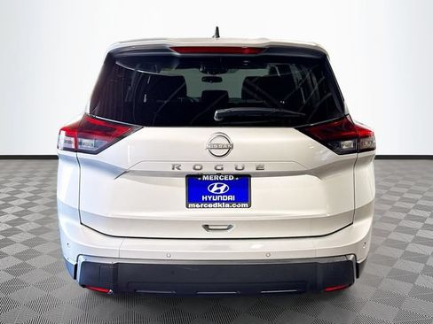 Used 2024 Nissan Rogue S FWD image 6
