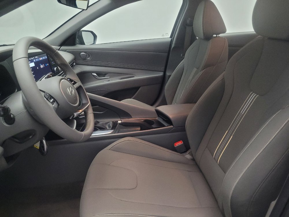 Used 2025 Hyundai Elantra Sport FWD image 17