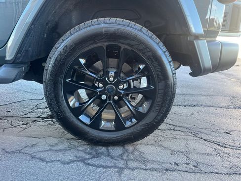 Used 2024 Jeep Wrangler Unlimited Sahara w/ Technology Group image 23