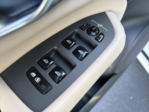 Certified 2026 Volvo XC90 T8 Plus w/ Protection Package Premier AWD/4WD image 15