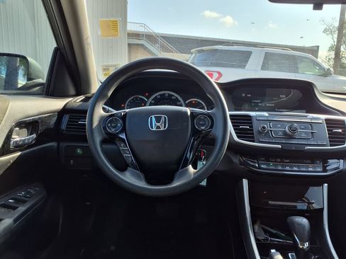 Used 2017 Honda Accord LX image 14