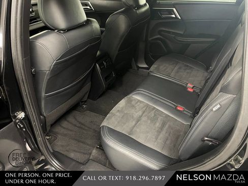 Used 2022 Mitsubishi Outlander SE image 35