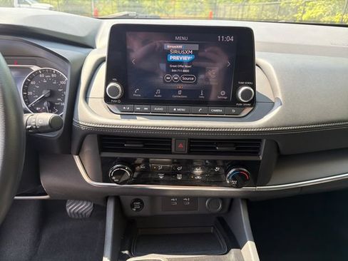 Used 2024 Nissan Rogue S FWD image 21