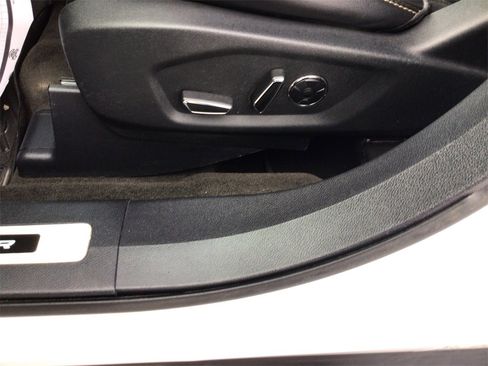 Used 2018 Ford Explorer Platinum image 19