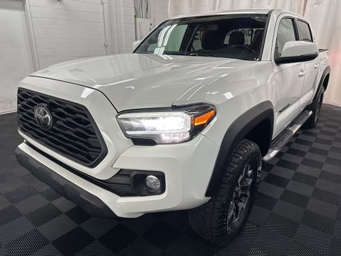 Used 2023 Toyota Tacoma TRD Off-Road w/ Black Out Package (TMS) image 4