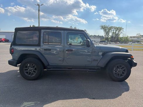 Used 2024 Jeep Wrangler Sport S AWD/4WD image 6