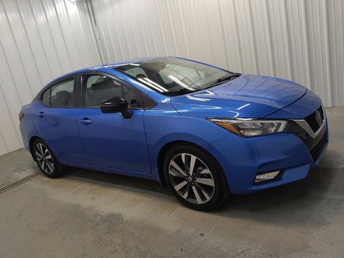 Used 2021 Nissan Versa SR w/ Convenience Package FWD image 11