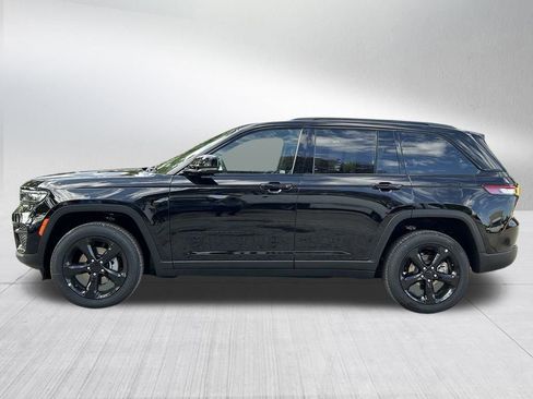 New 2024 Jeep Grand Cherokee Altitude image 7