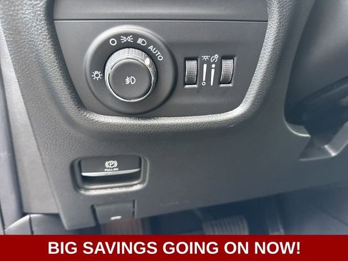 New 2025 Jeep Grand Cherokee Limited w/ Black Appearance Package image 25