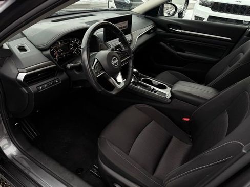 Used 2023 Nissan Altima 2.5 SV w/ SV Premium Package image 15