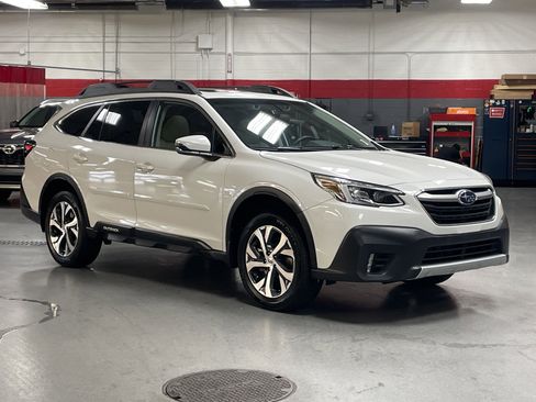 Used 2022 Subaru Outback Limited XT w/ Popular Package #2 AWD/4WD image 2