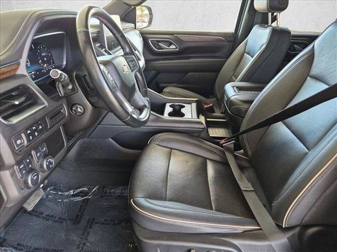 Used 2023 Chevrolet Suburban Premier AWD/4WD image 16