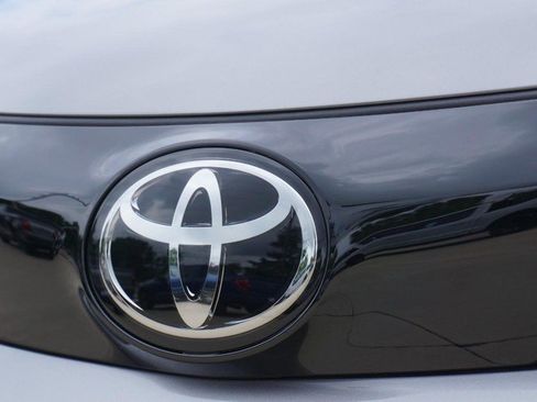 Used 2026 Toyota Sienna Limited FWD image 11
