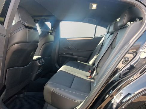 Used 2024 Lexus ES 350 F Sport w/ Technology Package FWD image 8