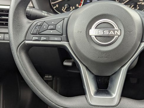 Used 2025 Nissan Altima 2.5 SV image 21