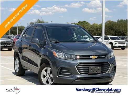 Used 2021 Chevrolet Trax LS w/ Tint and Cruise Package AWD/4WD image 2