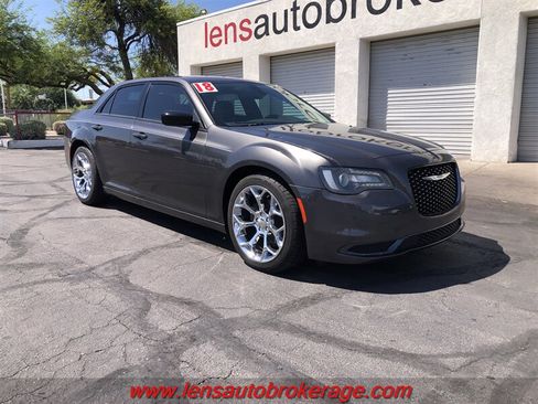 Used 2018 Chrysler 300 Touring w/ Sport Appearance Package RWD image 2