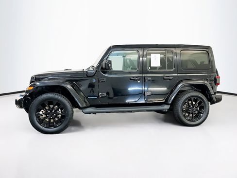 Used 2021 Jeep Wrangler Unlimited Sahara image 4