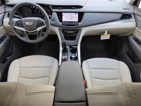 New 2026 Cadillac XT5 Premium Luxury w/ LPO, Floor Liner Package AWD/4WD image 13