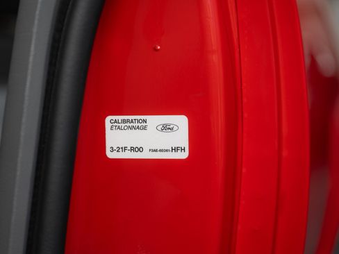 Used 1993 Ford Mustang Cobra RWD image 98