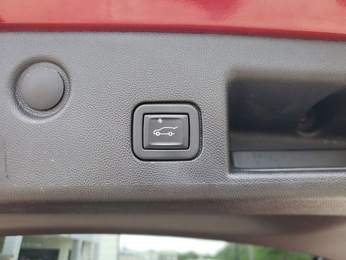 Used 2024 Chevrolet Equinox RS FWD image 9