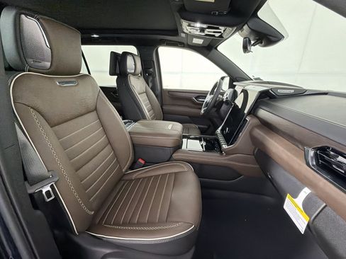 New 2026 GMC Yukon XL Denali Ultimate AWD/4WD image 28