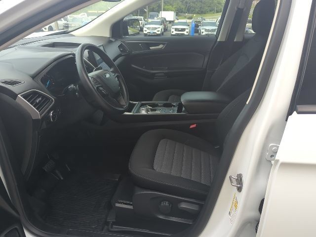 Used 2024 Ford Edge SE w/ Black Appearance Package AWD/4WD image 11