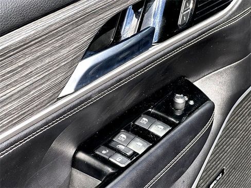 Used 2024 Jeep Wagoneer L Series II w/ Flexible Seating Group image 12