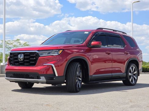 Used 2023 Honda Pilot Touring image 15